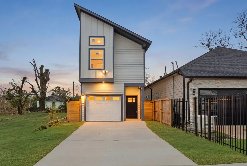 3320 Francis Street A Houston TX 77004