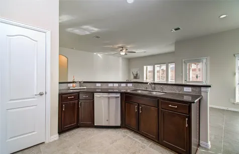 3322 Boomer Boulevard Mont Belvieu TX 77523
