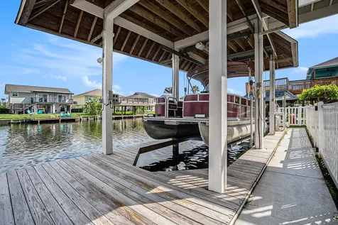 1171 Sailfish Street Bayou Vista TX 77563
