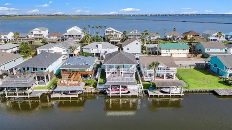 1171 Sailfish Street Bayou Vista TX 77563