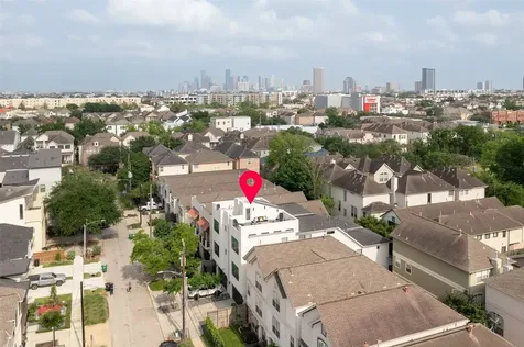 6019 Truro Street Houston TX 77007