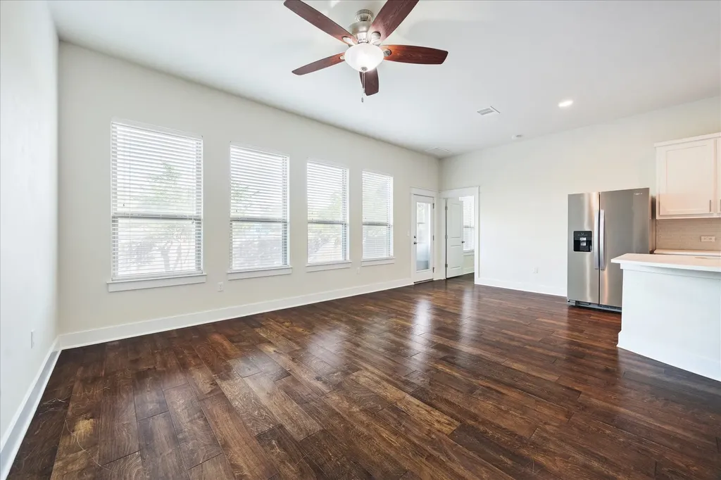 13001 Hymeadow Drive 23 Austin TX 78729