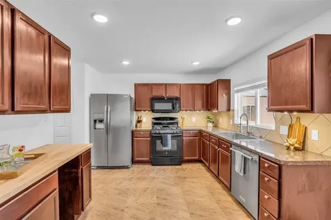 16718 Warbler Drive Conroe TX 77385