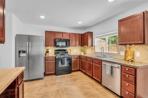 16718 Warbler Drive Conroe TX 77385
