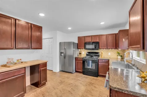 16718 Warbler Drive Conroe TX 77385