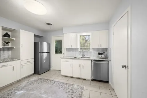 4326 Akard Street Houston TX 77047