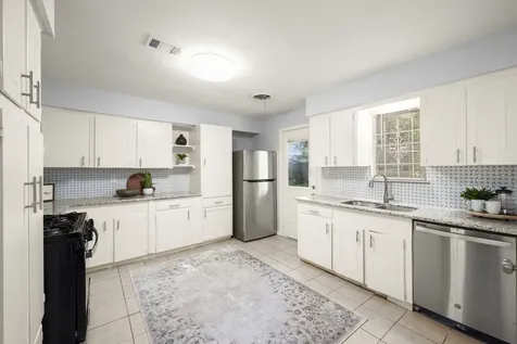 4326 Akard Street Houston TX 77047