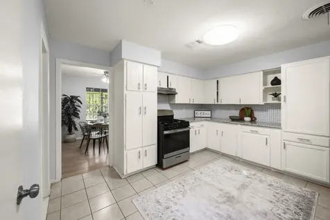 4326 Akard Street Houston TX 77047