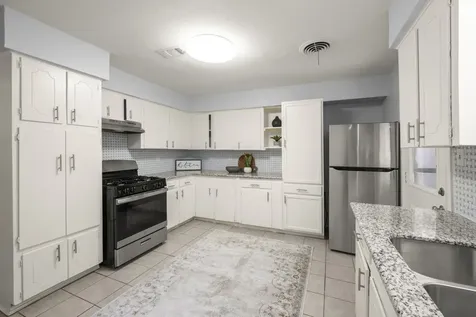 4326 Akard Street Houston TX 77047