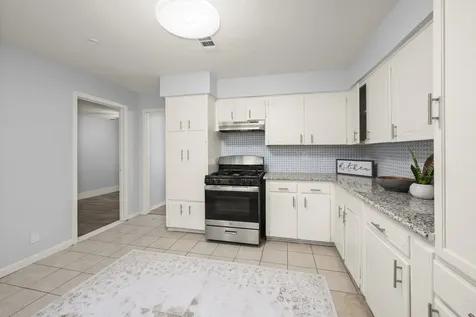 4326 Akard Street Houston TX 77047