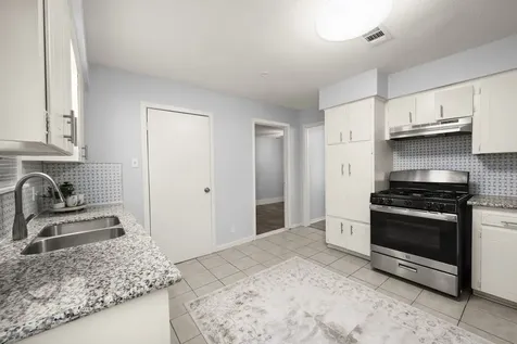 4326 Akard Street Houston TX 77047