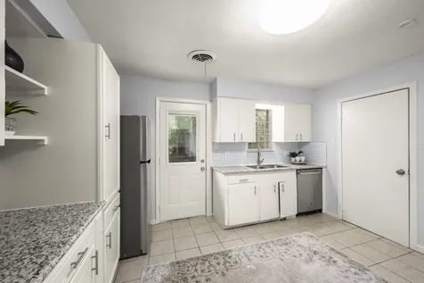 4326 Akard Street Houston TX 77047