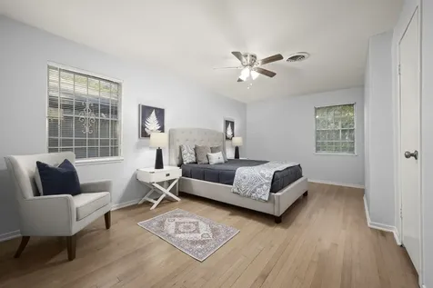 4326 Akard Street Houston TX 77047