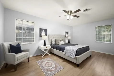 4326 Akard Street Houston TX 77047
