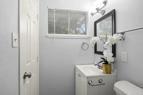 4326 Akard Street Houston TX 77047