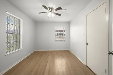 4326 Akard Street Houston TX 77047
