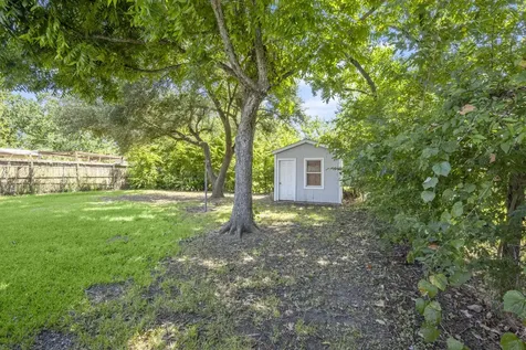 4326 Akard Street Houston TX 77047