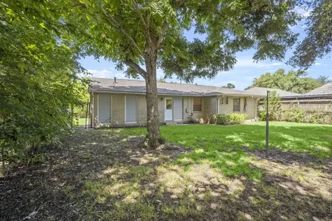 4326 Akard Street Houston TX 77047