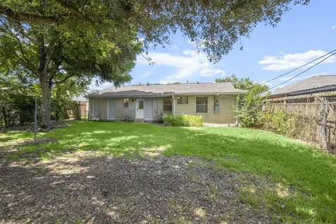 4326 Akard Street Houston TX 77047