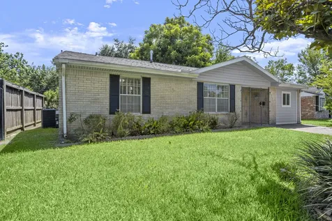 4326 Akard Street Houston TX 77047
