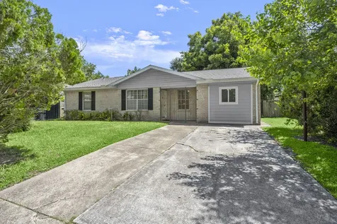 4326 Akard Street Houston TX 77047