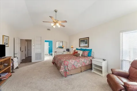 422 Windward Way Tiki Island TX 77554