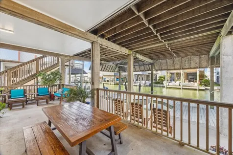 422 Windward Way Tiki Island TX 77554
