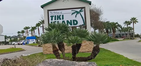422 Windward Way Tiki Island TX 77554
