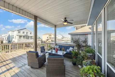 422 Windward Way Tiki Island TX 77554