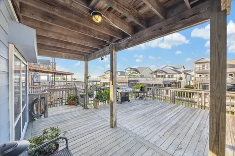 422 Windward Way Tiki Island TX 77554