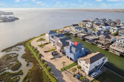 422 Windward Way Tiki Island TX 77554