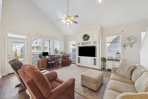 422 Windward Way Tiki Island TX 77554
