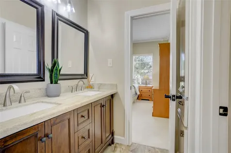 51 Dartmoor Court Sugar Land TX 77479