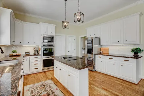 51 Dartmoor Court Sugar Land TX 77479