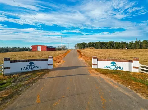 Lot 42 Lakeland Drive Hillister TX 77624