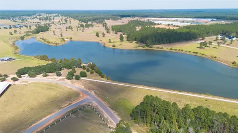 Lot 42 Lakeland Drive Hillister TX 77624