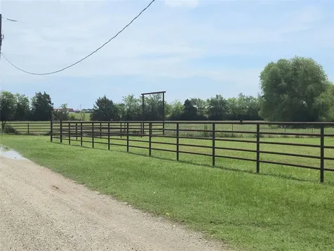 4450 Greenbriar Road Madisonville TX 77864
