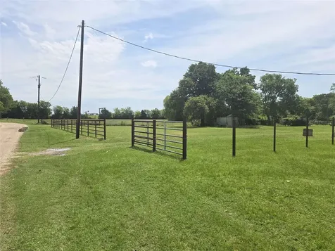 4450 Greenbriar Road Madisonville TX 77864