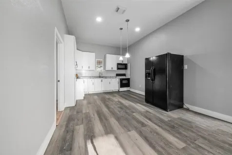 394 Rd 5102 H Cleveland TX 77327