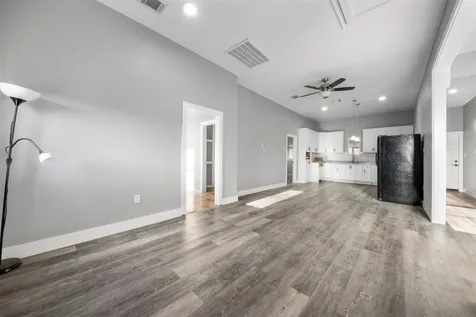394 Rd 5102 H Cleveland TX 77327