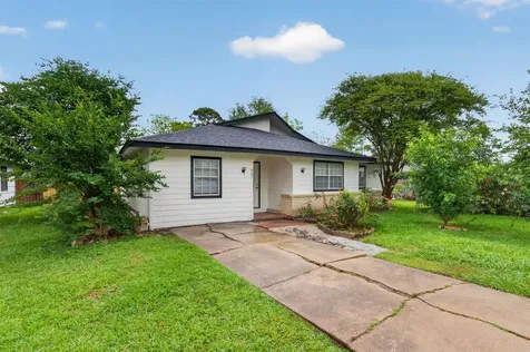 907 S 3rd Street La Porte TX 77571