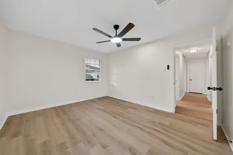 907 S 3rd Street La Porte TX 77571