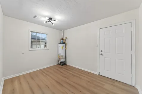 907 S 3rd Street La Porte TX 77571