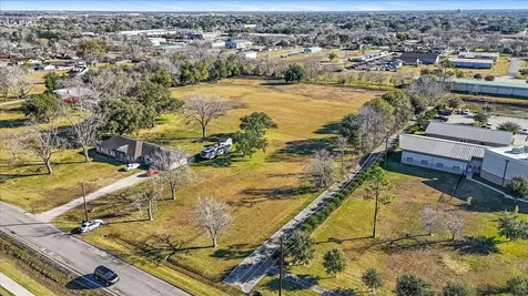 2829 Harkey Road Pearland TX 77584