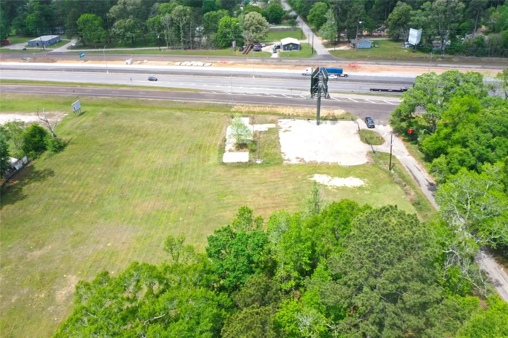 301 Birch Street Cleveland TX 77327