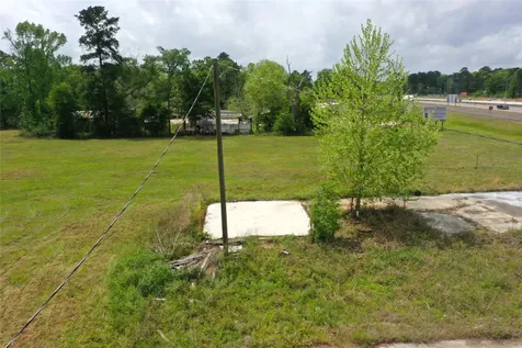 301 Birch Street Cleveland TX 77327