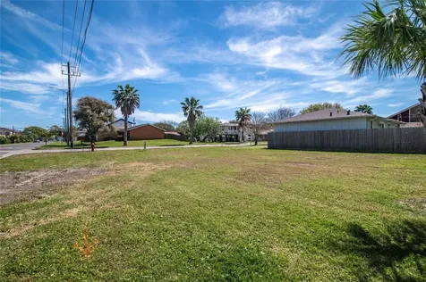 3201 Kleinmann Avenue Galveston TX 77551