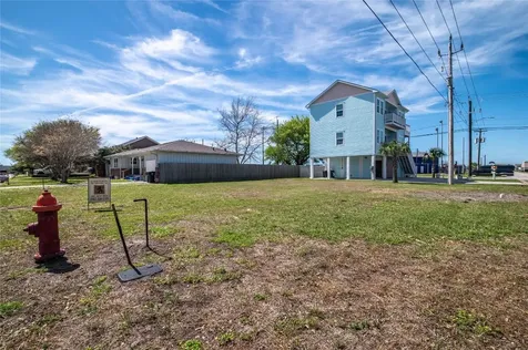 3201 Kleinmann Avenue Galveston TX 77551
