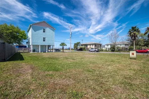3201 Kleinmann Avenue Galveston TX 77551