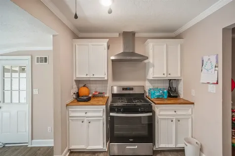 429 19th Avenue N Texas City TX 77590